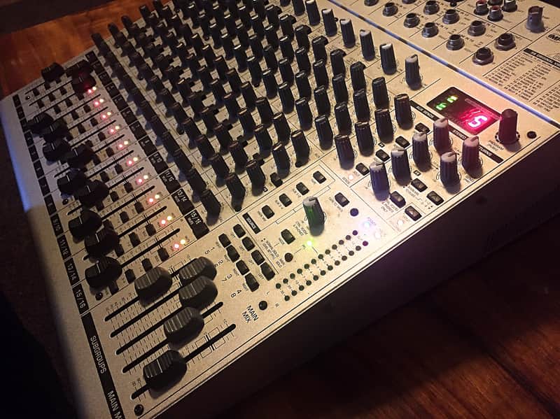 Behringer Eurorack UB2442FX-Pro 24-Input 4-Bus Mic / Line Mixer