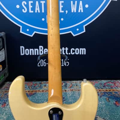 Mosrite Tom Hamilton's Aerosmith, Super Bowl Ventures Model Bass (#66) 1966 - Cream image 17