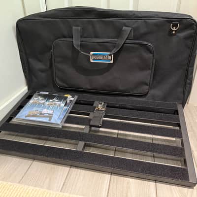 Pedaltrain Pro Pedalboard + Pedal Booster & Soft Case image 1