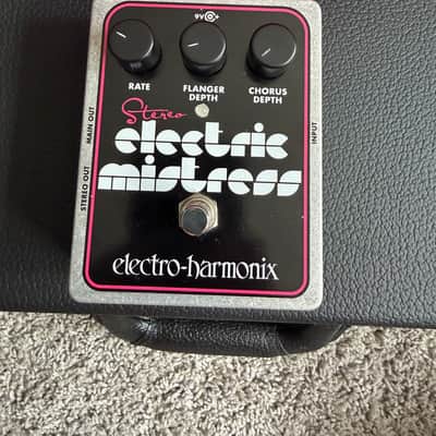 Electro-Harmonix Stereo Electric Mistress Flanger / Chorus 2007 - Present - Black / Pink image 1