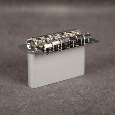 Fender Vintage/Narrow Strat Tremolo Assembly - Chrome - 2nd Hand image 4