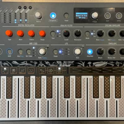 Arturia MicroFreak 25-Key Algorithmic Synthesizer 2019 - Present - Black image 1