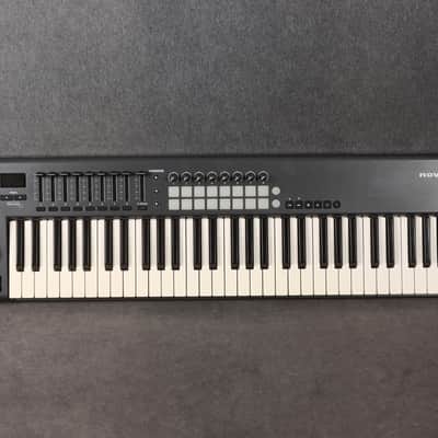Novation Launchkey 61 Midi Keyboard Controller - 2nd Hand image 2