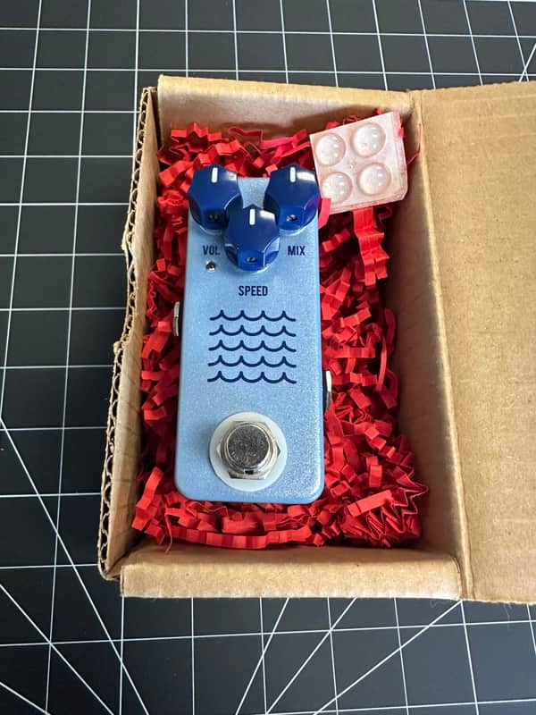 JHS Tidewater Tremolo V2 2020 - Present - Blue