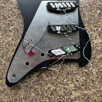 Zexcoil Z-Series Hybrid Convertible Set™ - Loaded Pickguard 2024 - Black image 4