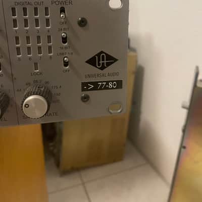 Universal Audio 4-710d 4-Channel Microphone Preamp 2010 - Present - SIlver Bild 2