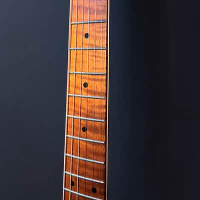 Luxars SG27 New - Flamed Maple Top Black Tele image 9
