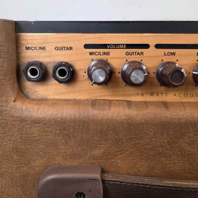 Kustom Sienna 16 Combo Amp for acoustic and mic image 2