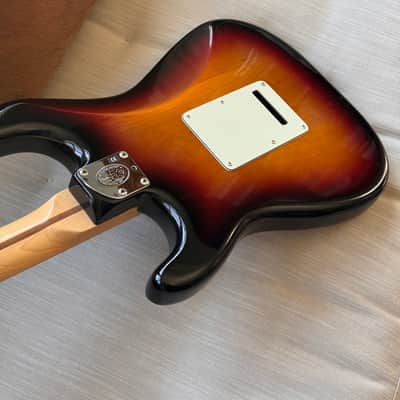 Fender 50th Anniversary American Deluxe Stratocaster 2004 - Sunburst image 14