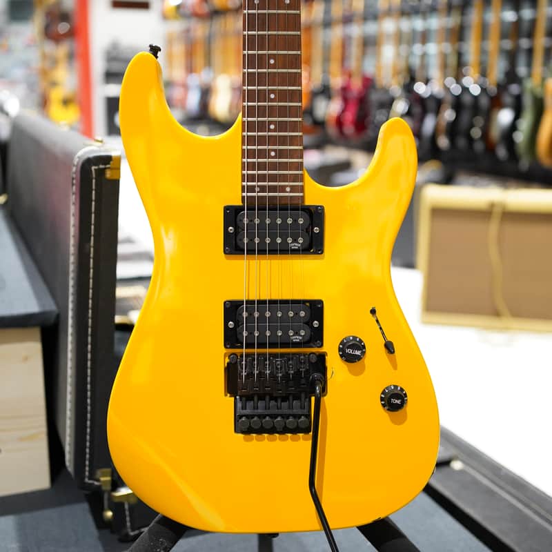 Squier Showmaster 24 Yellow
