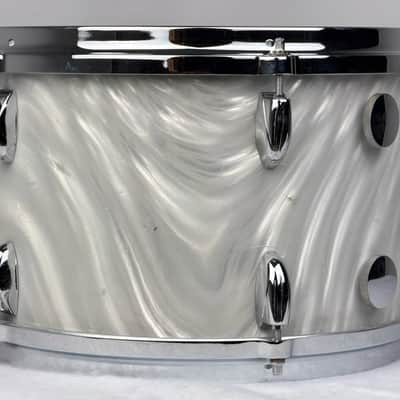 Gretsch 18/12/12/14/5.5x14" 60's Round Badge Bop Drum Set - White Satin Flame image 17
