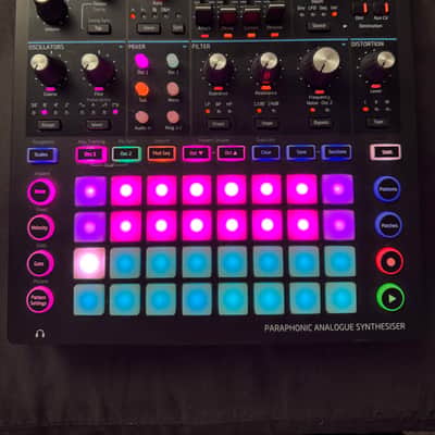 Novation Circuit Mono Station Paraphonic Synthesizer 2017 - 2021 - Black image 1