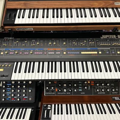 Roland Jupiter 6 61-Key Synthesizer 1983 - 1985 - Black