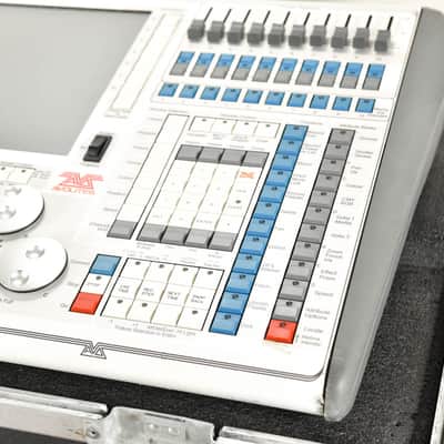 Avolites Tiger Touch Lighting Console with Case CG005M8 image 3