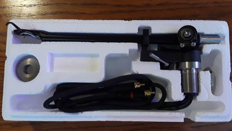 Rega RB300 Tonearm image 1