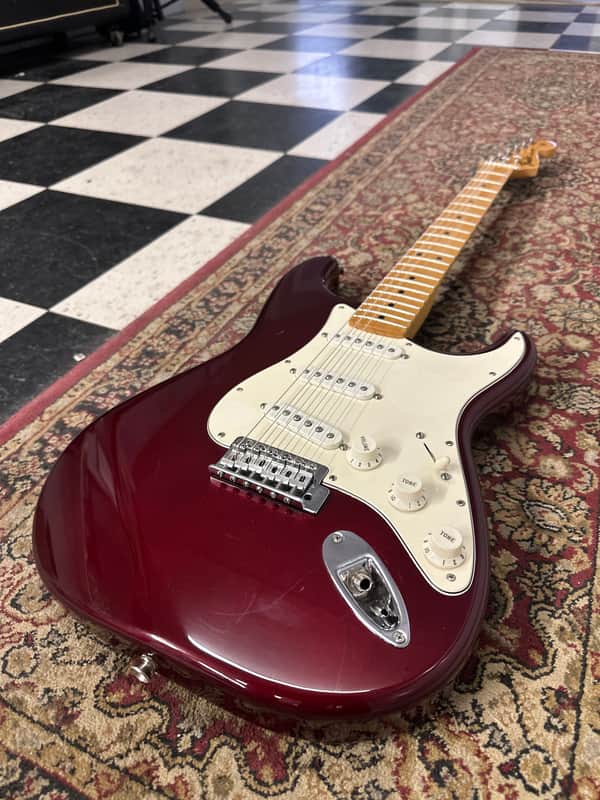 Fender Standard Stratocaster with Maple Fretboard 2018 - Midnight Wine image 1
