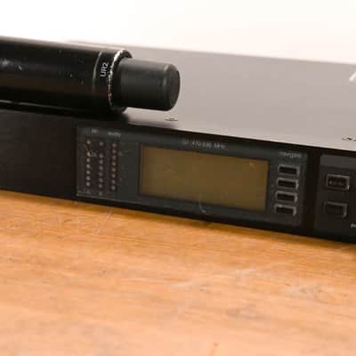 Shure UR4S+ Wireless Receiver with one UR2/SM58 Handheld Mic - G1 Band CG01Z1M image 3