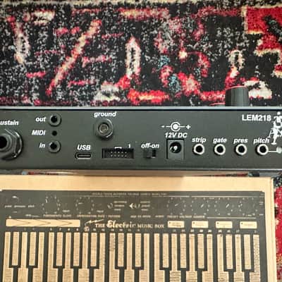 Buchla LEM218 V3 29-Key Touch Activated Voltage Source Module image 4