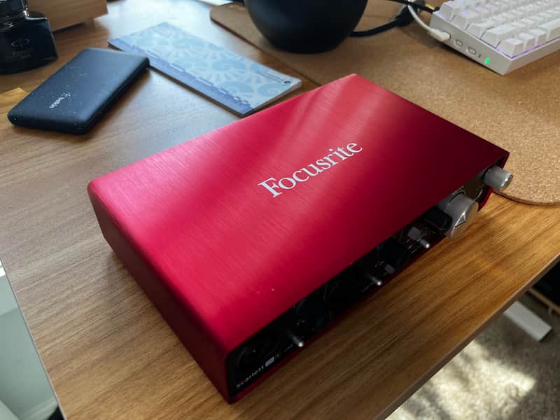 Focusrite Scarlett 2i4 2nd Gen USB Audio Interface 2016 - 2018 - Red / Black image 1