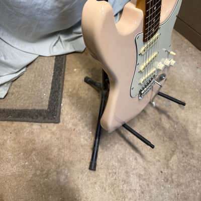 Fender Strat 60’s style partscaster - Shell pink image 10