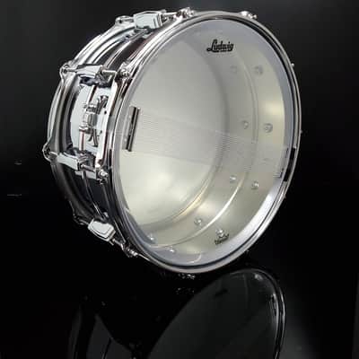Ludwig 6.5x14 Chrome Over Brass Supra-Phonic Snare / LB402B - B Stock image 7
