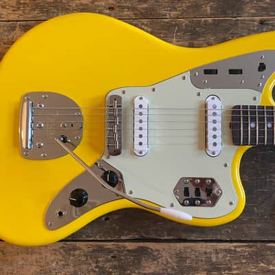 Fender Japan Limited Edition Jaguar FSR Graffiti Yellow, Alder Body Rosewood Board MIJ image 5