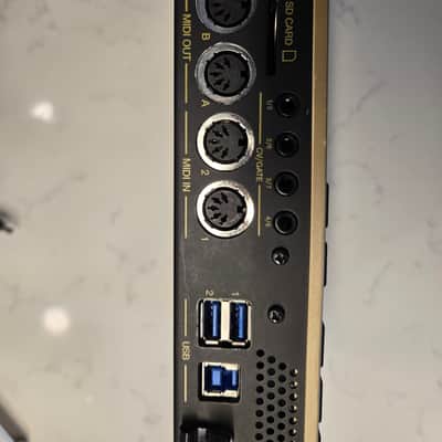 Akai MPC Live II Standalone Sampler / Sequencer Gold Edition 2022 - Present - Gold image 4