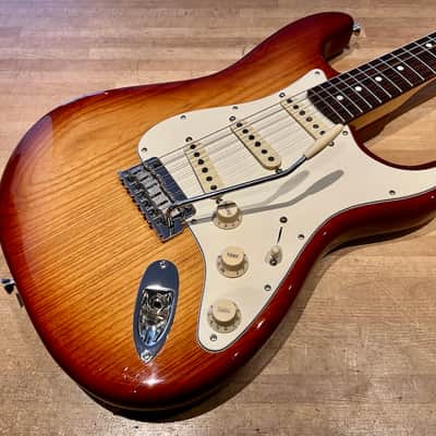 Fender American Professional Ash Stratocaster 2017 - Sienna Sunburst + Case image 1