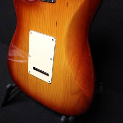 Fender AMERICAN PROFESSIONAL II STRATOCASTER HSS 2025 - SIENNA SUNBURST image 9