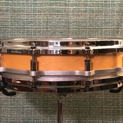 Pearl 3.5x14 Free-Floating Maple Piccolo Snare Drum w/ Case image 4
