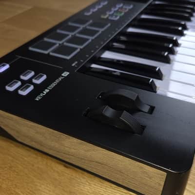 Arturia KeyLab Essential 49 MkIII MIDI Controller 2023 - Present - Black image 5