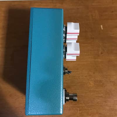 PedalPCB Pop Top Boost 2023 - Aqua Vein / White / Red image 3