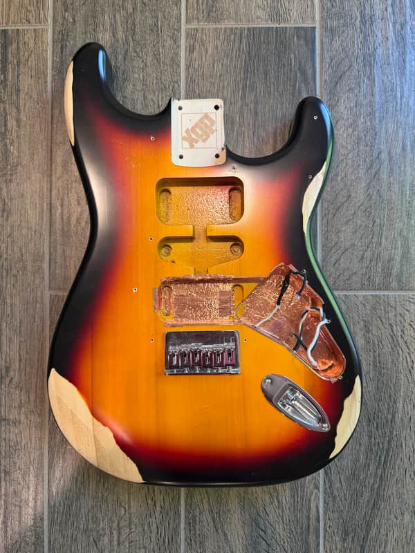 XGP Strat Style 2000s - Sunburst Relic image 1