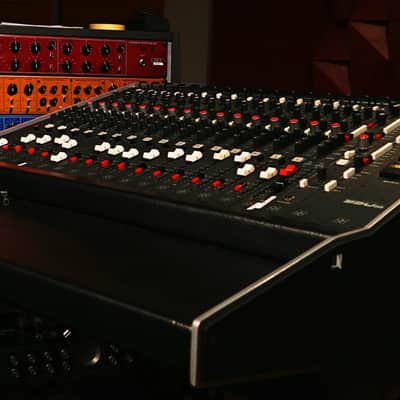 Harrison console 950 M 16 frame full 2011 16 Mic pre, 16 chnn, 16 eq modules, center section complete image 4