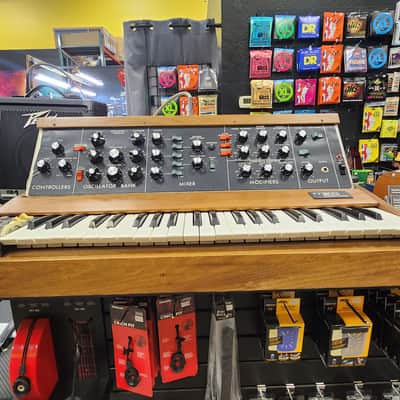 Moog Minimoog Model D 44-Key Monophonic Synthesizer 1971 - 1982 - Black / Wood