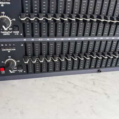 dbx iEQ31 Dual Channel 31-Band EQ/Limiter with Type V Noise Reduction & AFS Advanced Feedback Suppression 2010s - Black image 3
