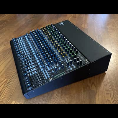 Mackie 1604VLZ4 16-Channel Mic / Line Mixer 2014 - Present - Black image 3