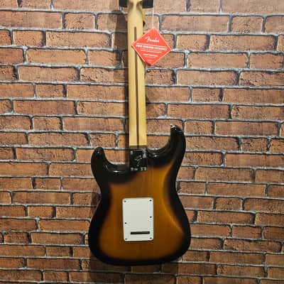 Fender 70th Anniversary Player Stratocaster 2024 - Anniversary 2-Color Sunburst image 3