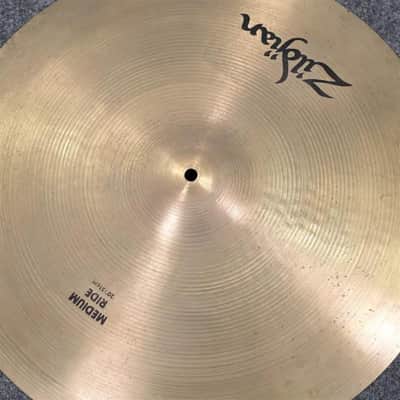 Used Zildjian A Medium Ride Cymbal 20" - Good image 2