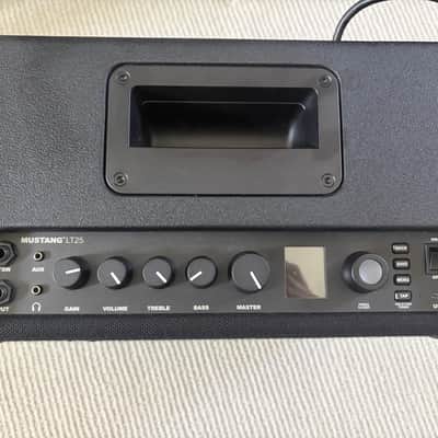 Fender Mustang LT25 25-Watt 1x8" Digital Modeling Guitar Combo 2019 - Present - Black image 2