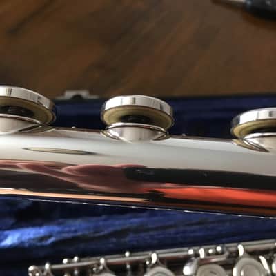 Emerson ELD Sterling Silver USA Flute with open holes, B-foot inline G and gold plated lip image 8