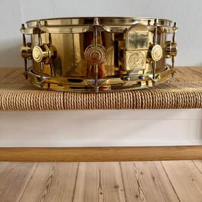 DW Collectors Brass Snare 14x5 1999 - Gold Plated image 3