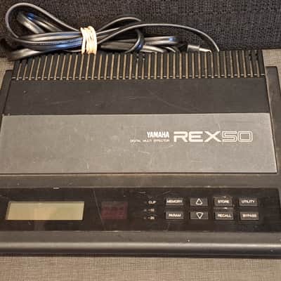 YAMAHA REX-50 DIGITAL MULTI EFFECTOR UNIT (USED)