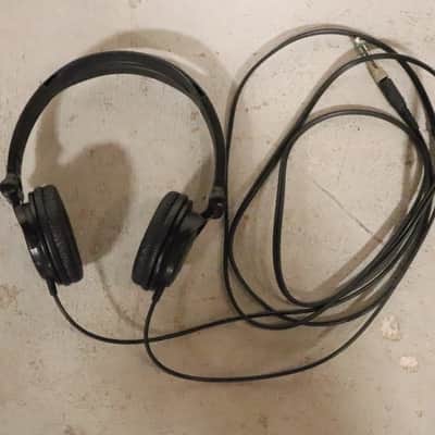 Sony MDR-V150 Studio Monitor Headphones image 1