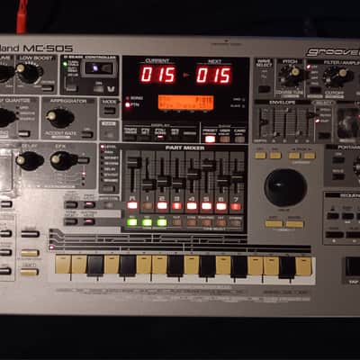 Roland MC-505 Groovebox 1998 - 2002 - Gray