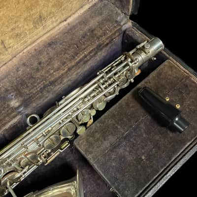 ELKHART 1920's Alto Saxophone , Frank Holton ,Vintage Made in U.S.A. w/ Case image 6