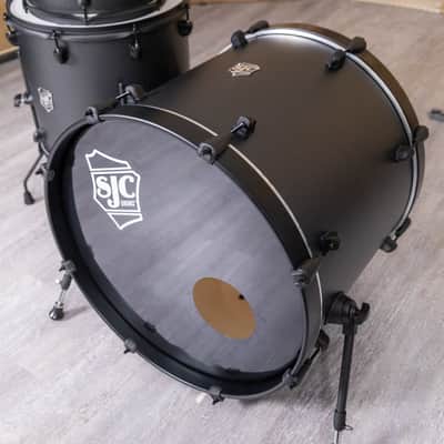 SJC Drums PFK322FBGGW Pathfinder 3pc Kit (8x12,14x16,18x22) - Galaxy Grey, Black HW image 5