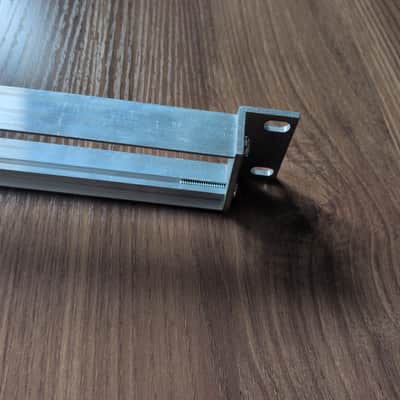 Synthrotek 1U Eurorack Bracket Ears - 84HP Rails - 50 Slide Nuts imagen 5