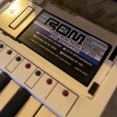 Casio PT-80 32-Key Mini Synthesizer 1980s - White image 4