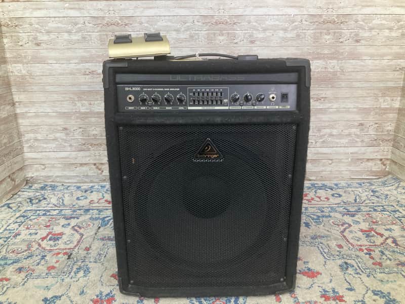BEHRINGER ULTRABASS BXL3000 ベースアンプ Behringer BXL3000 300-Watt 1x15